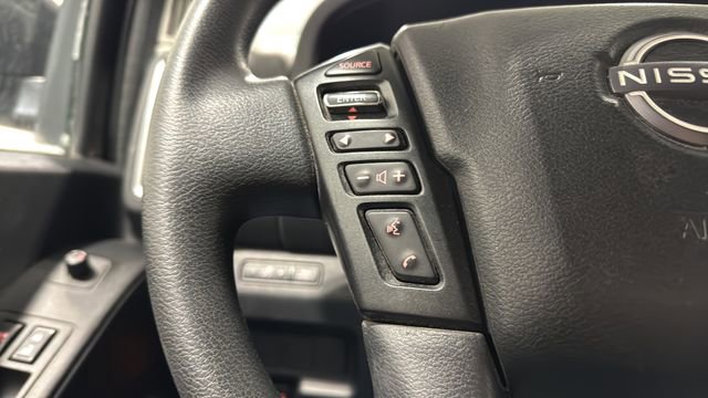 Used 2022 Nissan Frontier SV w/ Technology Package image 11
