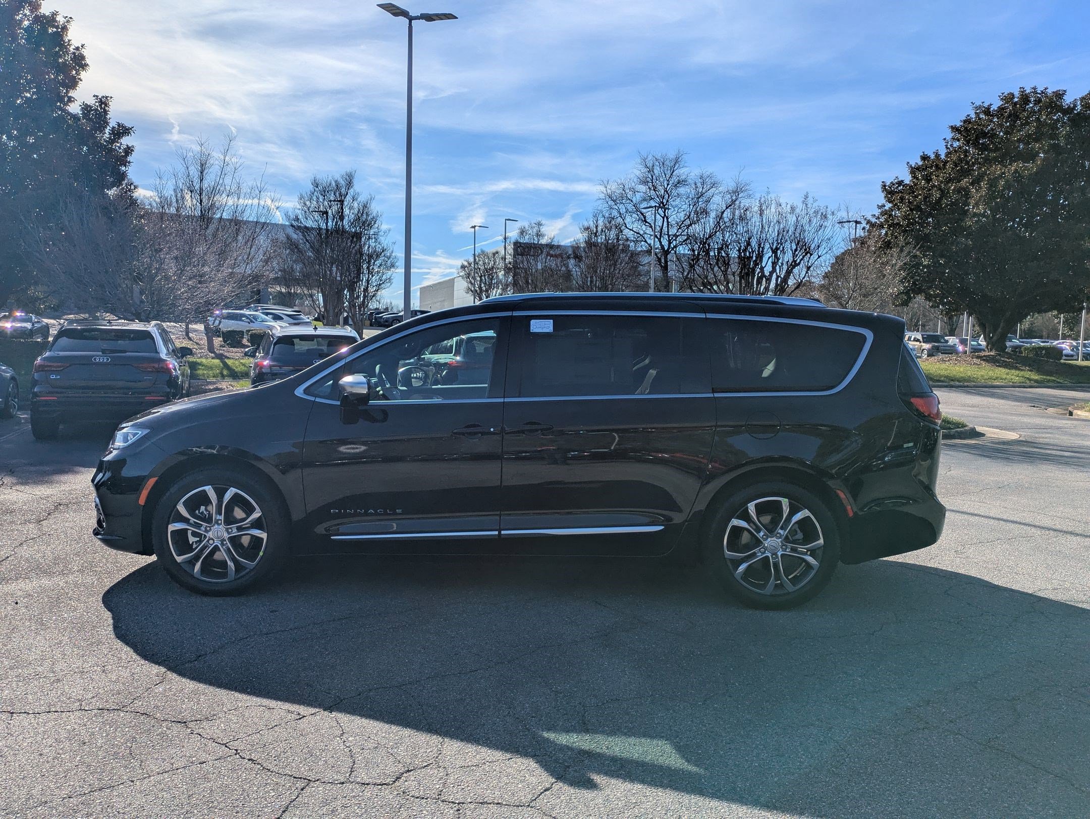 New 2026 Chrysler Pacifica Pinnacle image 8