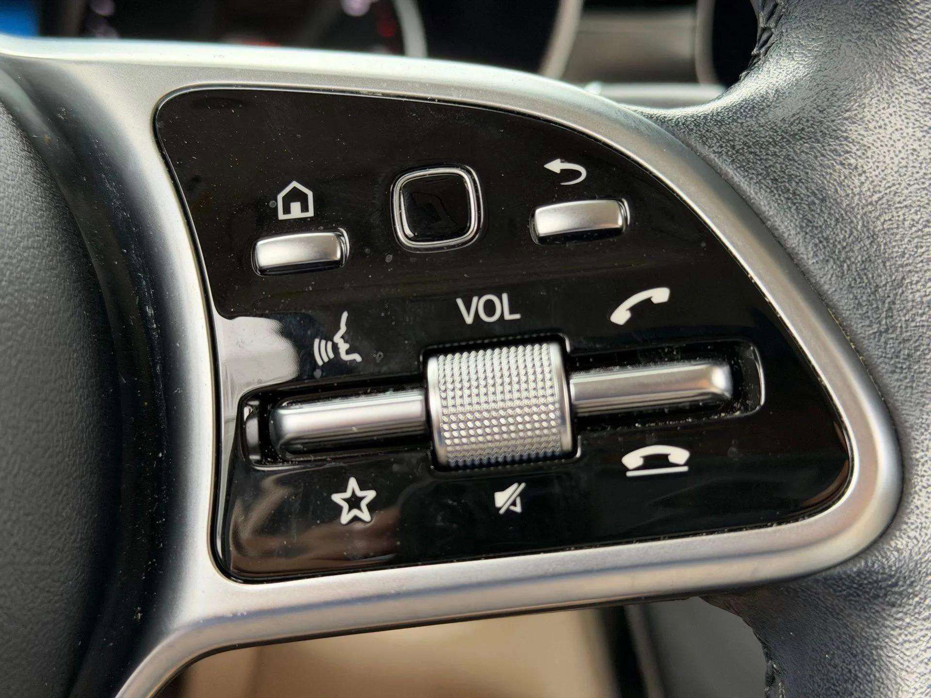 Used 2022 Mercedes-Benz GLC 300 image 25