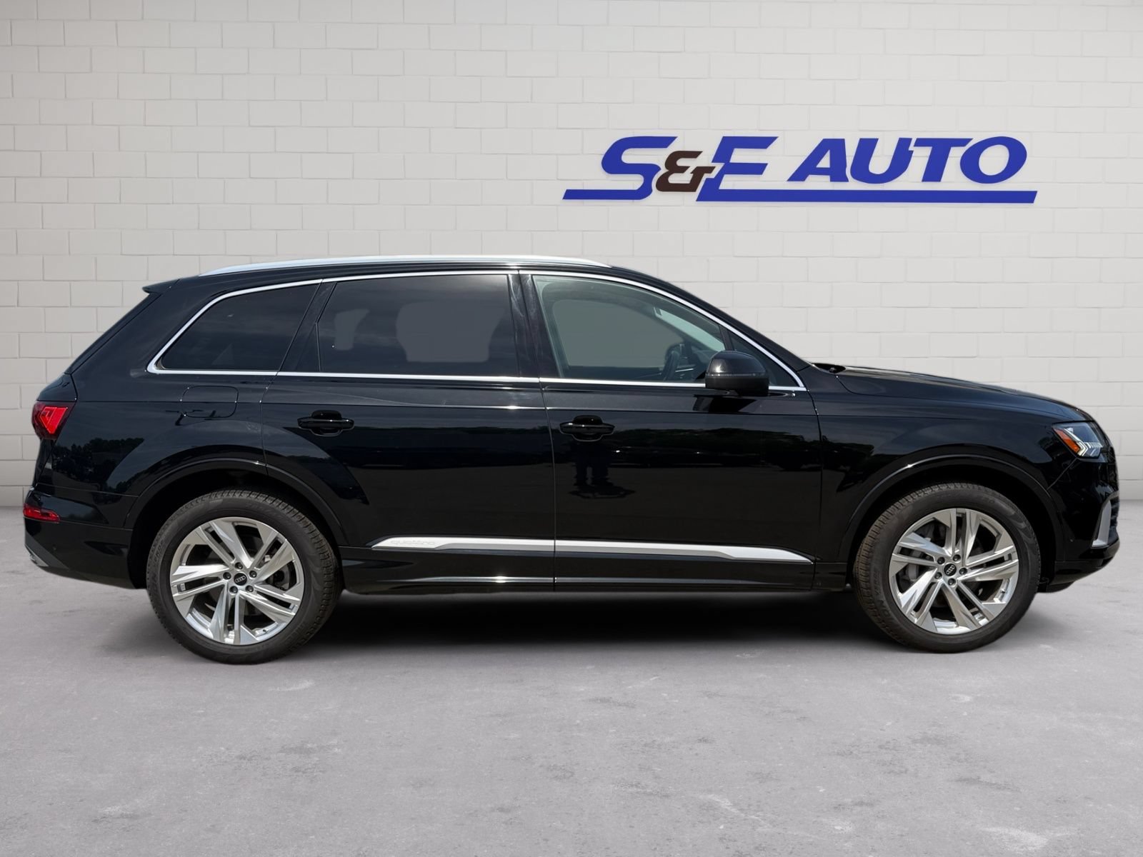 Used 2023 Audi Q7 3.0T Premium w/ Convenience Package AWD/4WD image 5