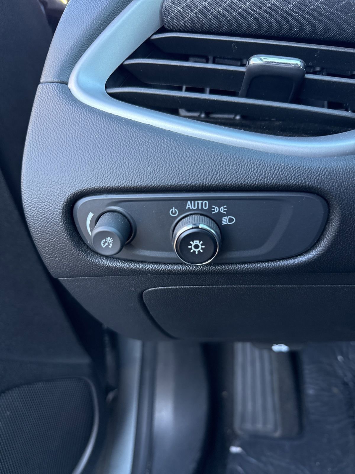 Used 2024 Chevrolet Malibu LT image 19