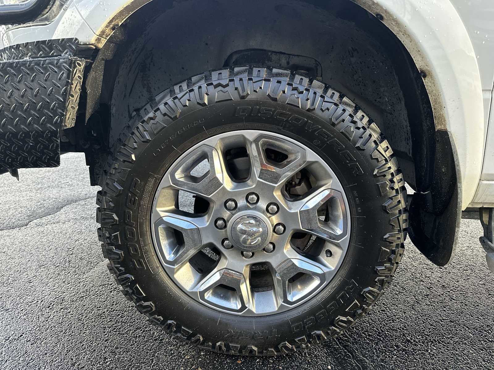 Used 2018 RAM 2500 Laramie w/ Sport Appearance Group image 17