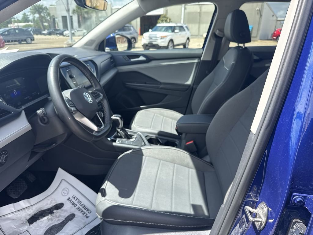 Used 2024 Volkswagen Taos SE FWD image 13