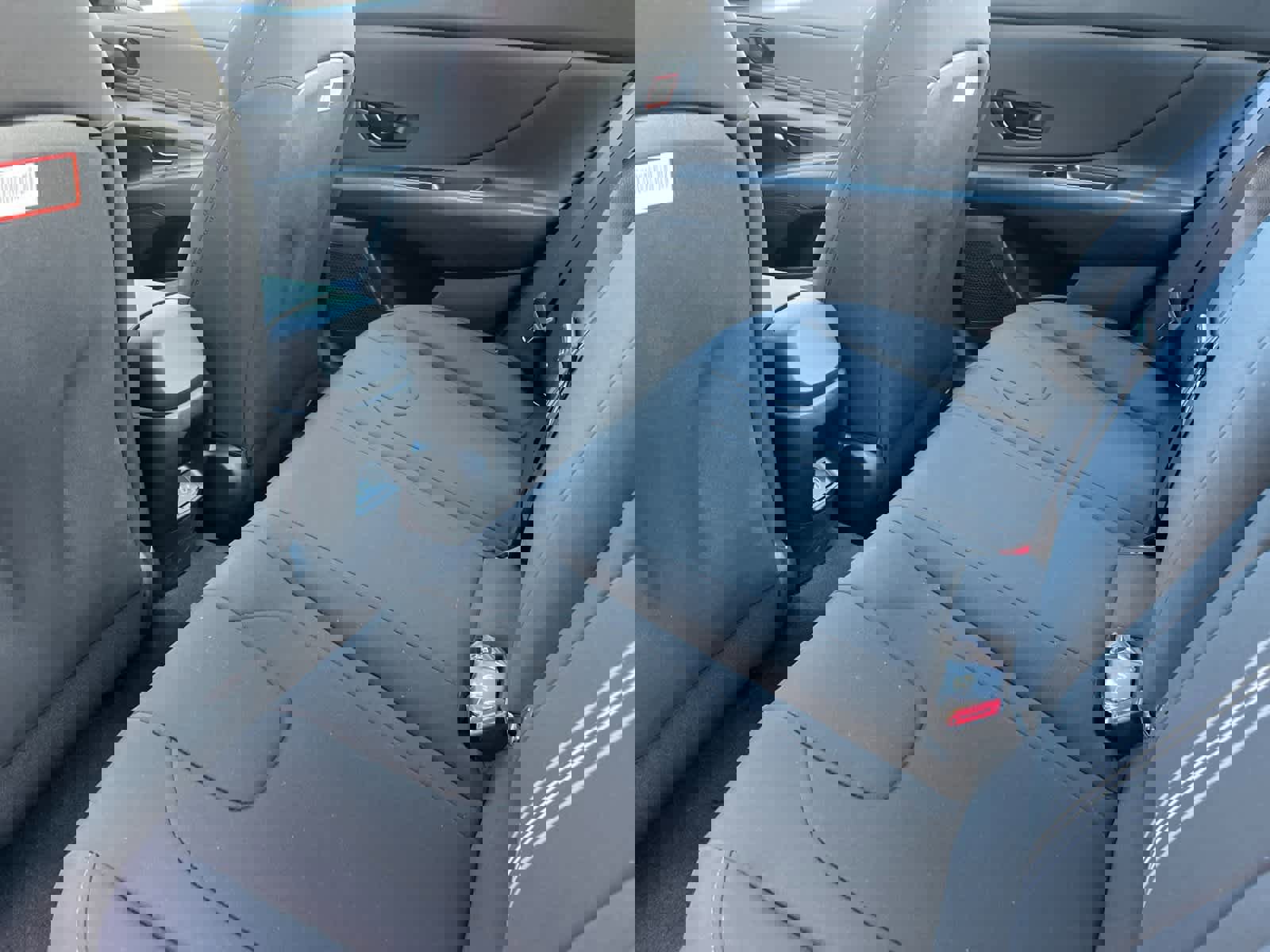 New 2025 Hyundai Elantra Sport image 5