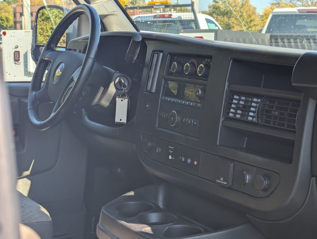 Used 2023 Chevrolet Express 3500 LS w/ Chrome Appearance Package RWD image 6