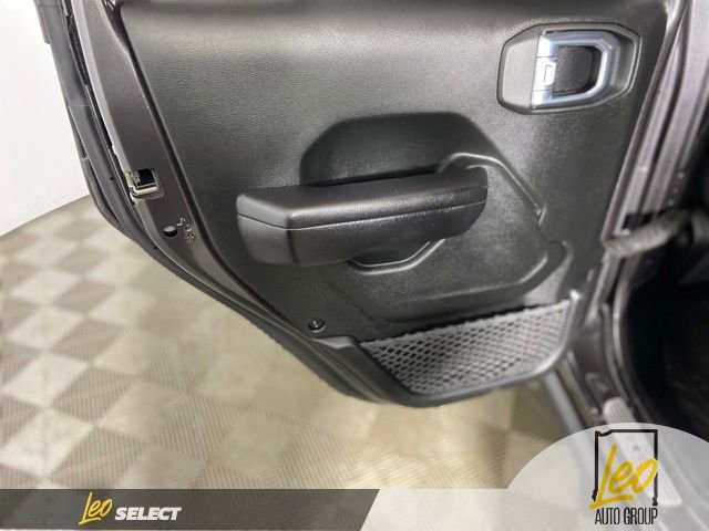 Used 2021 Jeep Wrangler Unlimited Rubicon w/ Dual Top Group image 16