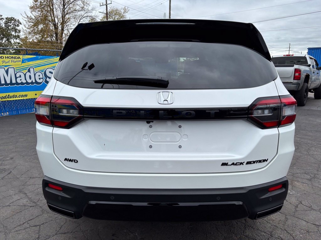 New 2026 Honda Pilot Black Edition image 4