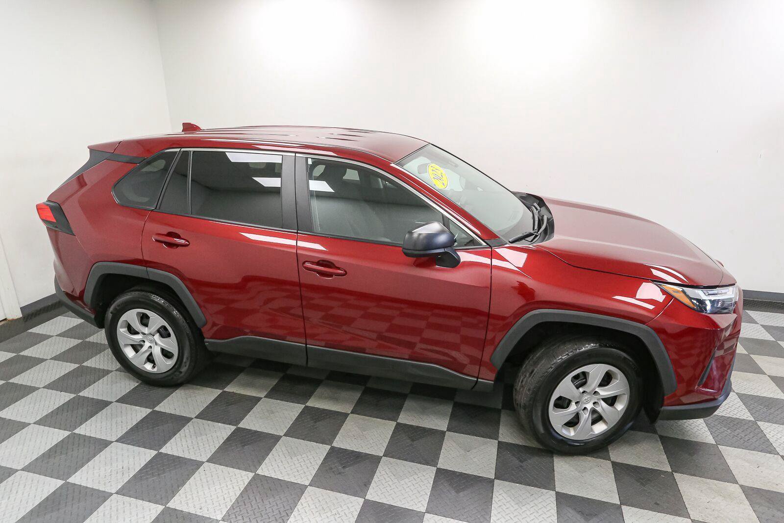 Used 2023 Toyota RAV4 LE FWD image 5