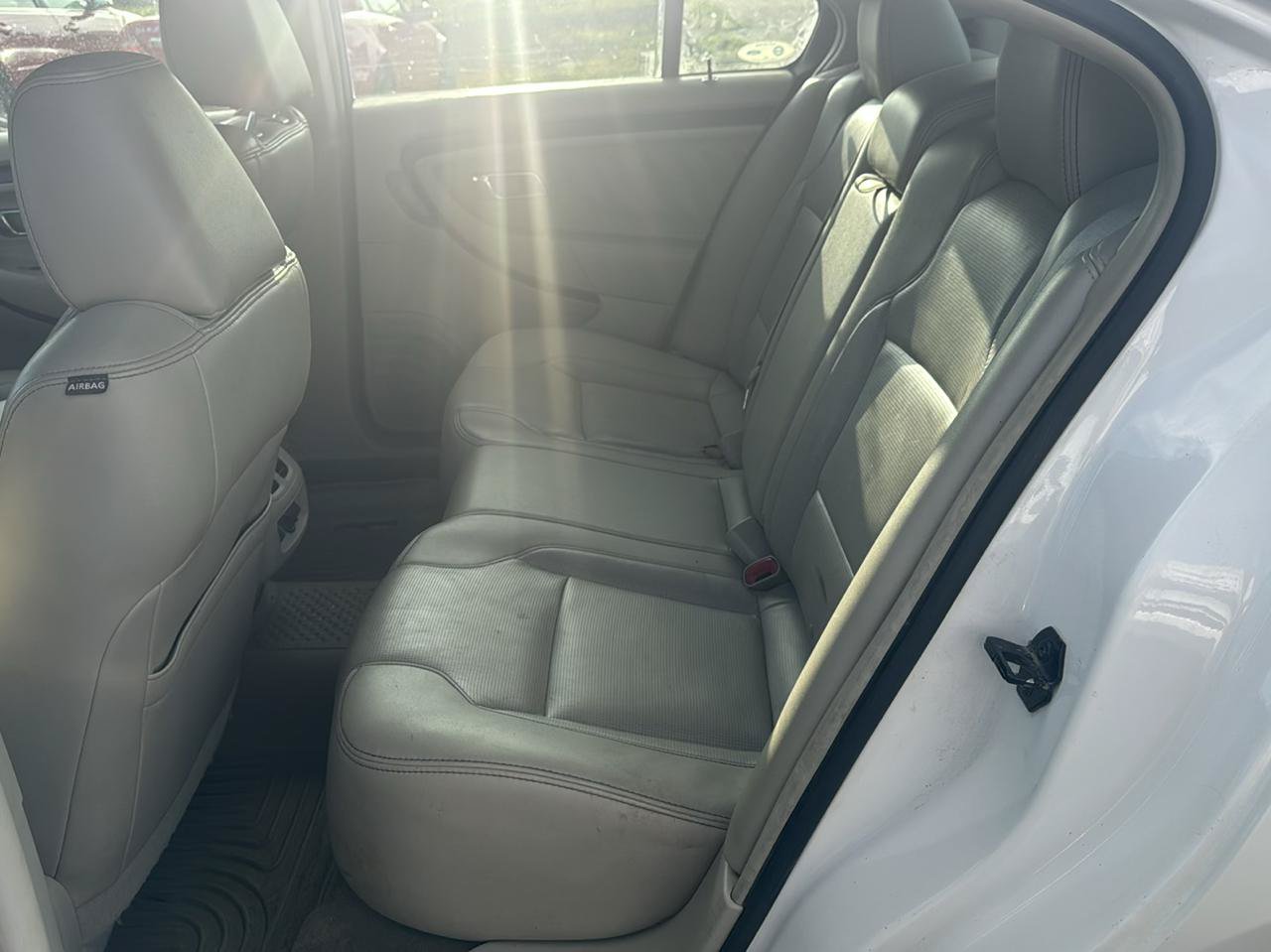 Used 2012 Ford Taurus Limited FWD image 11