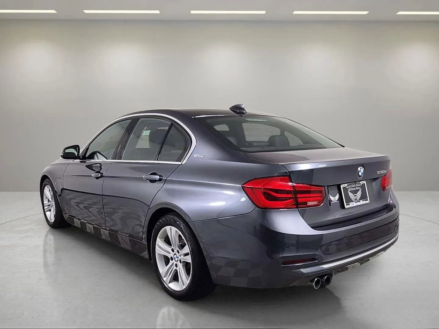 Used 2016 BMW 330e image 5