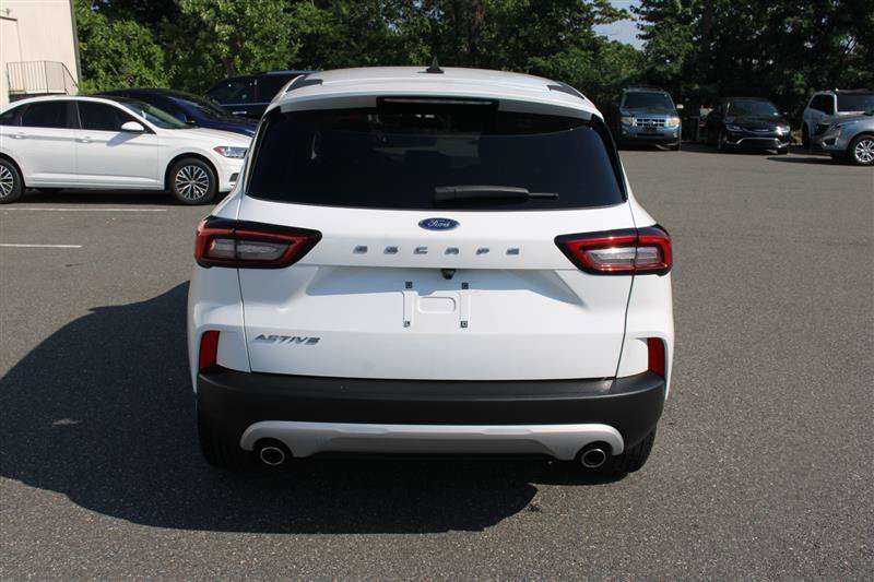 Used 2023 Ford Escape Active w/ Cold Weather Package FWD image 6