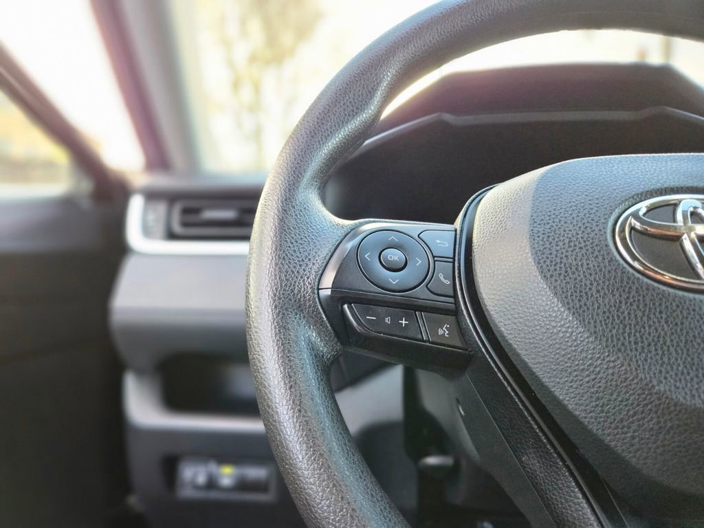 Used 2023 Toyota RAV4 AWD Hybrid image 23