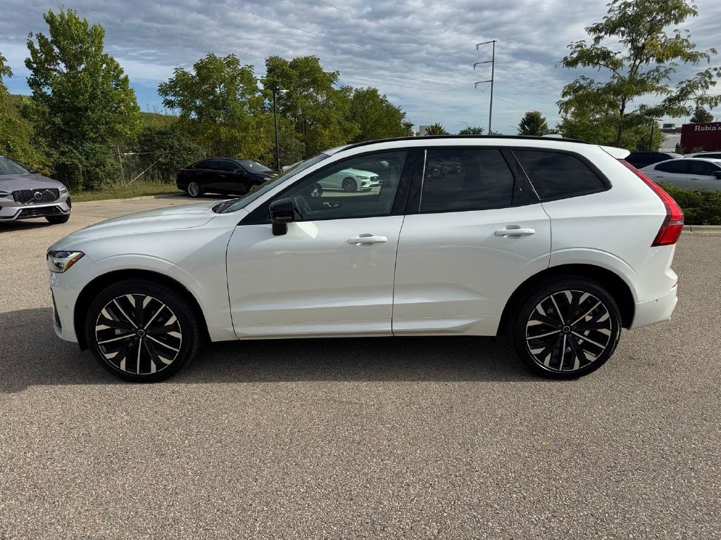 Certified 2026 Volvo XC60 B5 Ultra AWD/4WD image 2