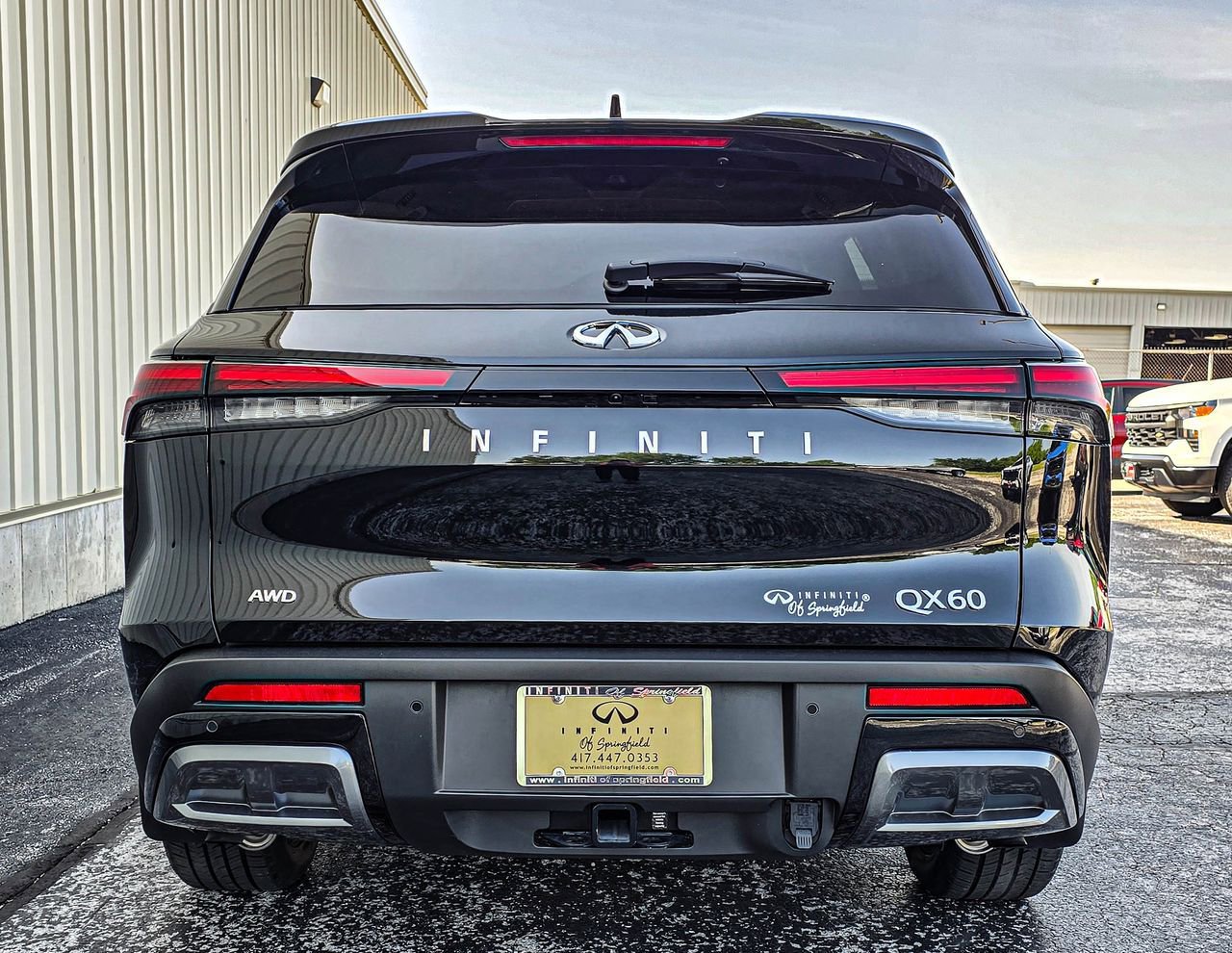 Used 2025 INFINITI QX60 Sensory w/ Vision Package AWD/4WD image 5