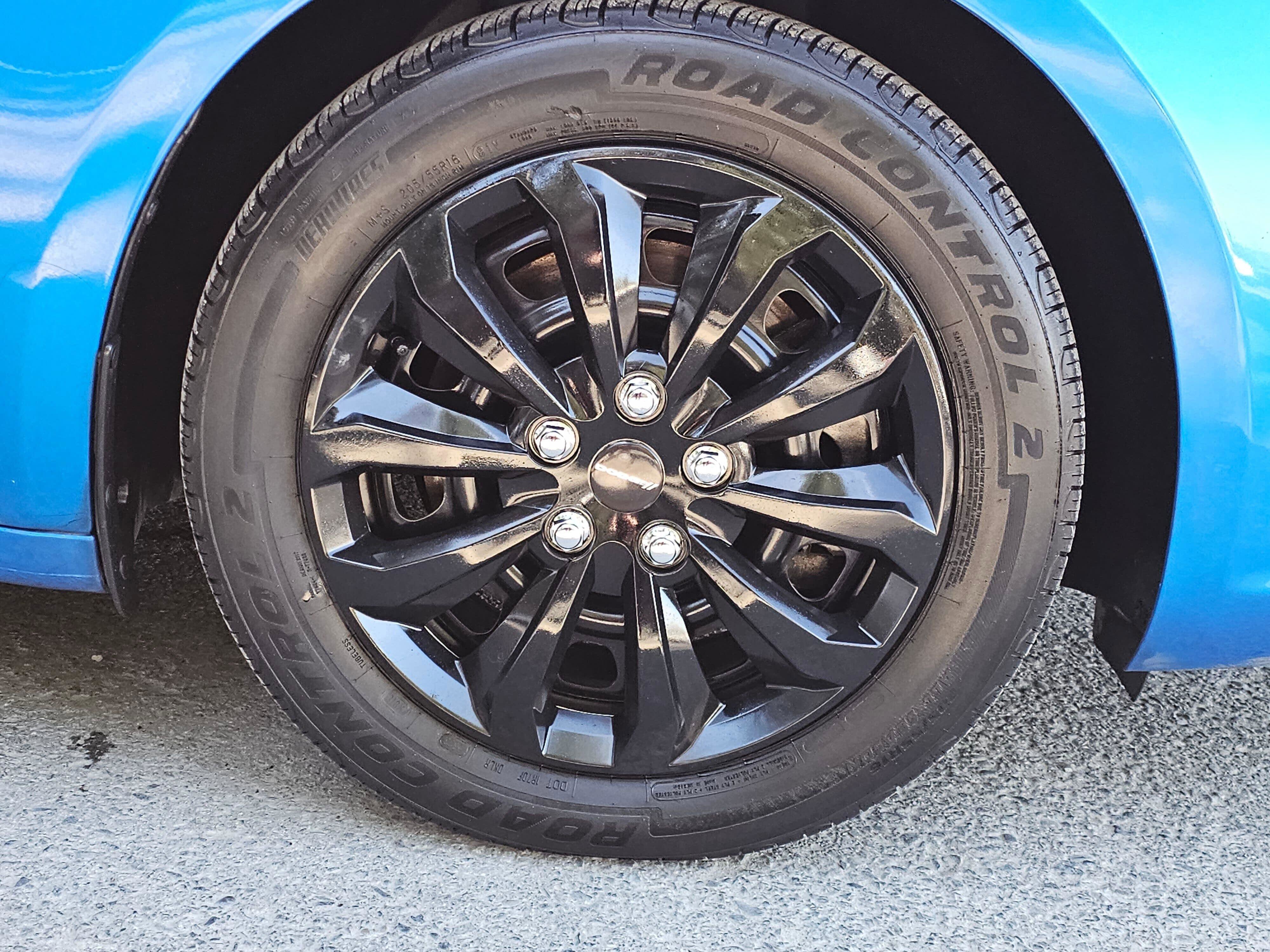Used 2016 Dodge Dart SE image 9