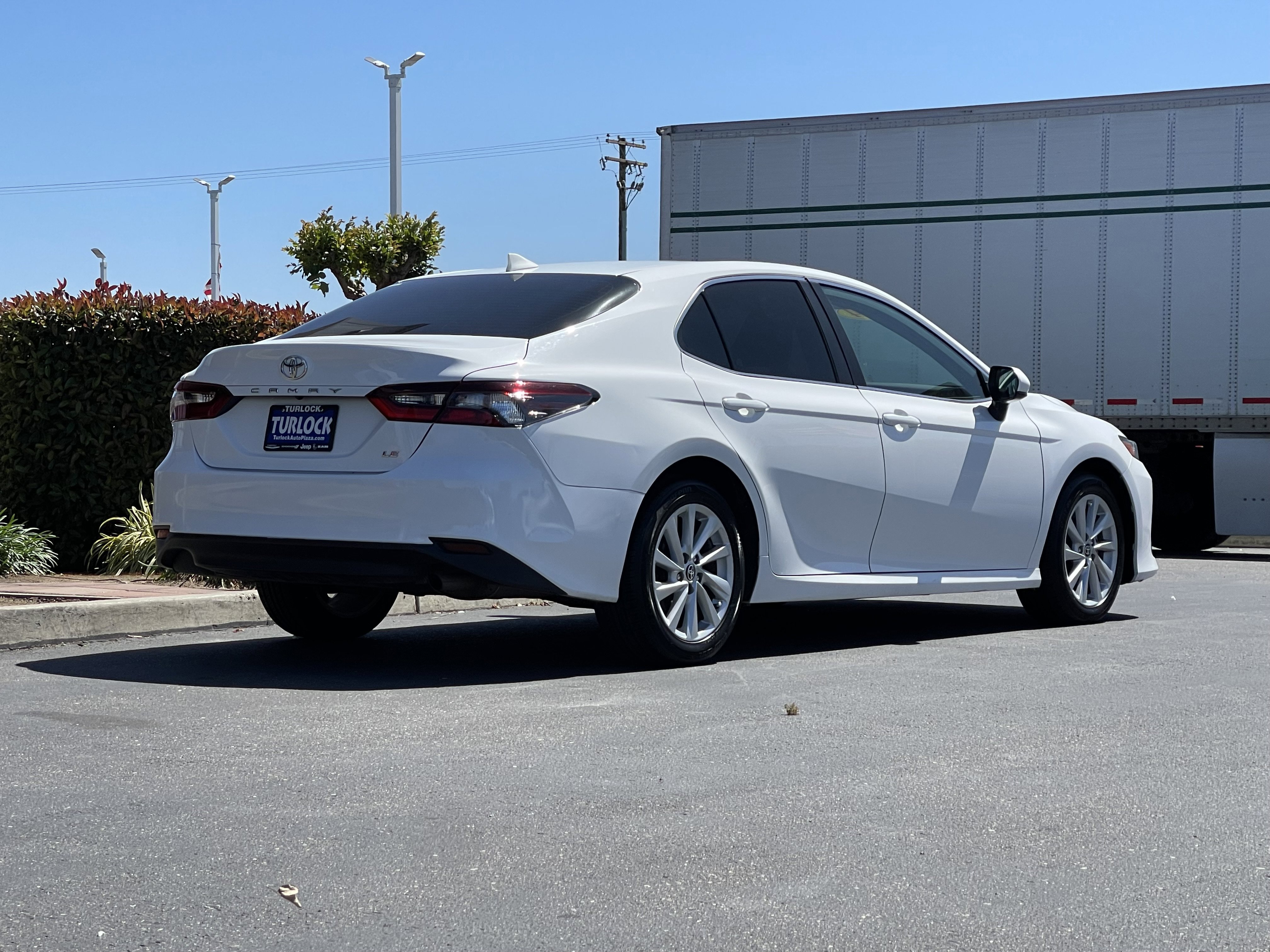 Used 2024 Toyota Camry LE FWD image 6