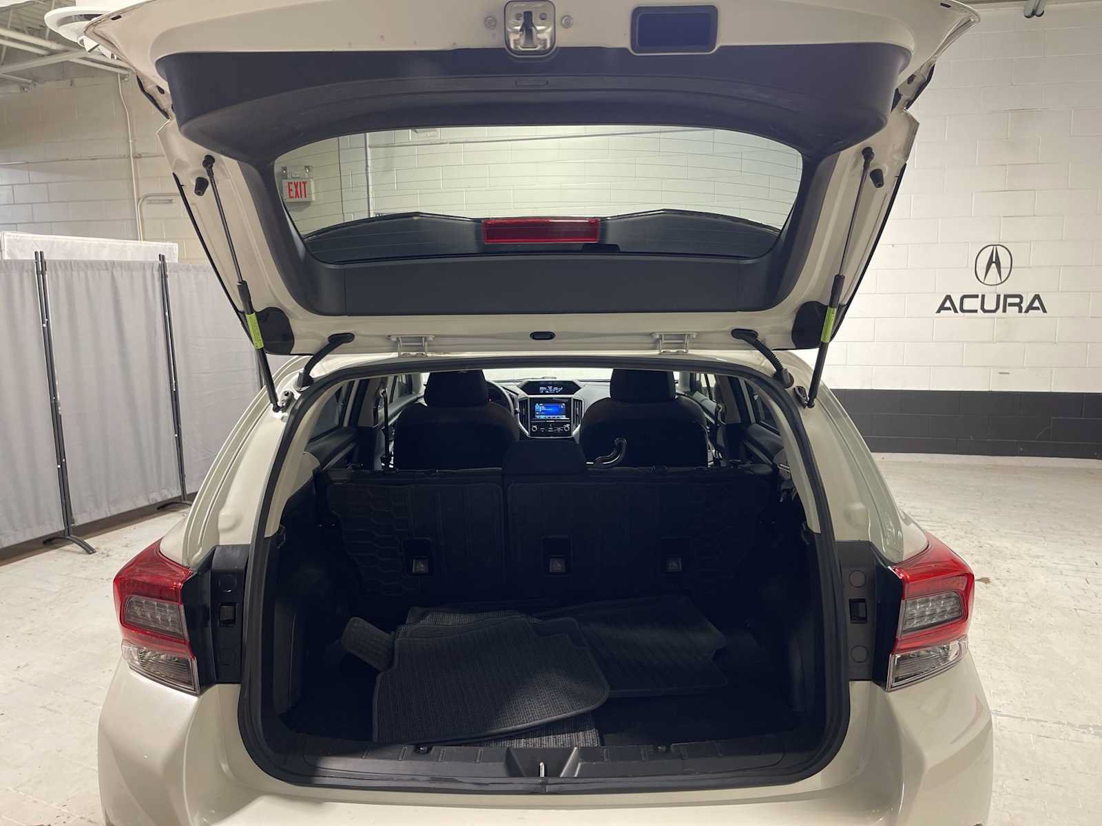 Used 2023 Subaru Crosstrek 2.0i AWD/4WD image 19