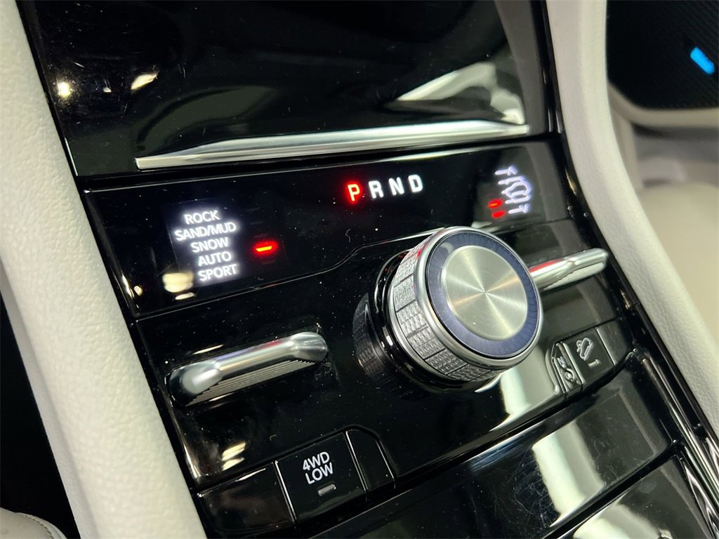 Used 2022 Jeep Grand Cherokee Overland w/ Advanced Protech Group III image 17