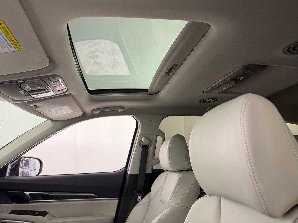 Used 2025 Kia Telluride S image 23
