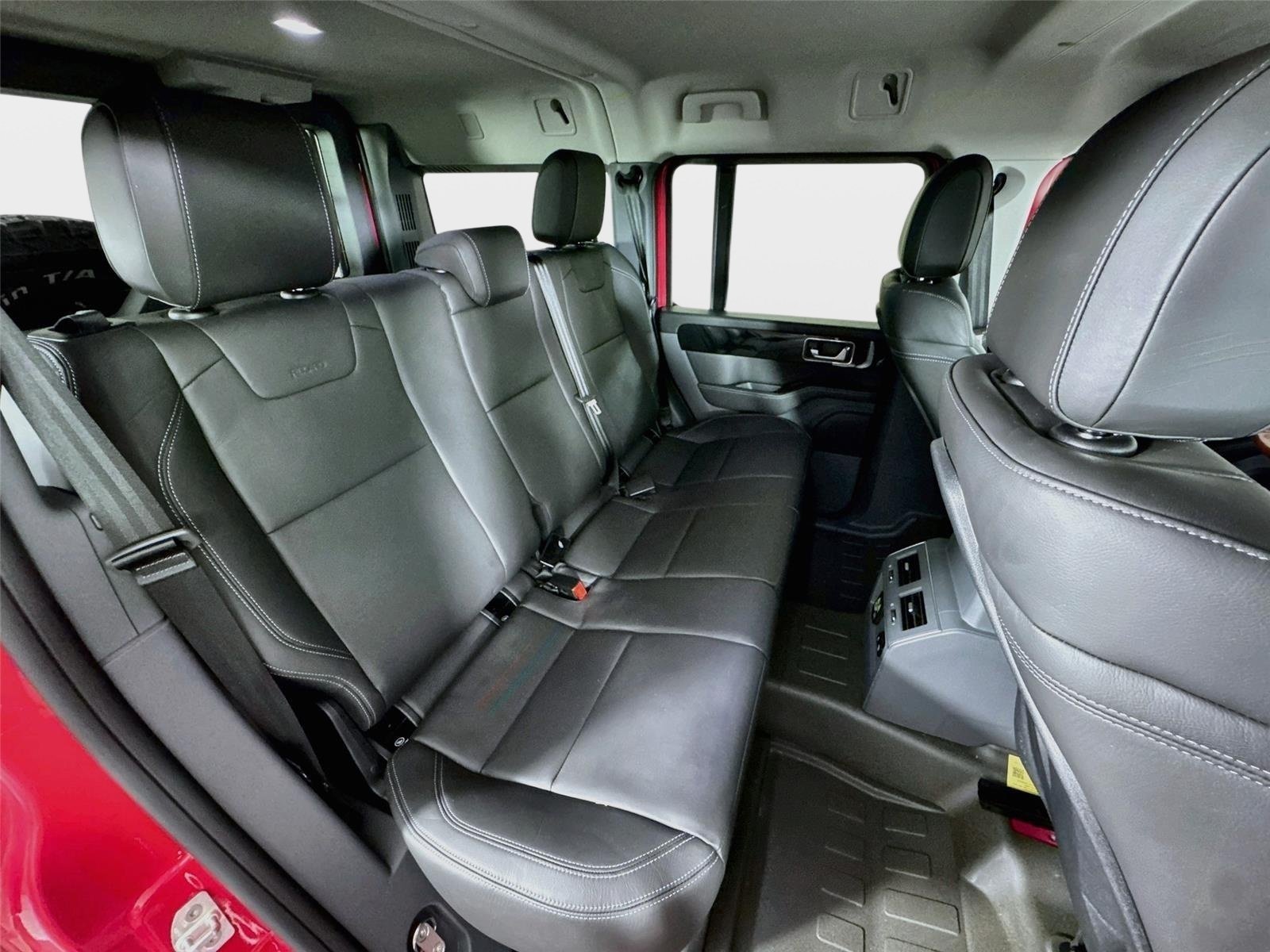 Used 2025 INEOS Grenadier Station Wagon AWD/4WD image 25