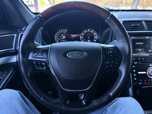 Used 2016 Ford Explorer Platinum AWD/4WD image 28
