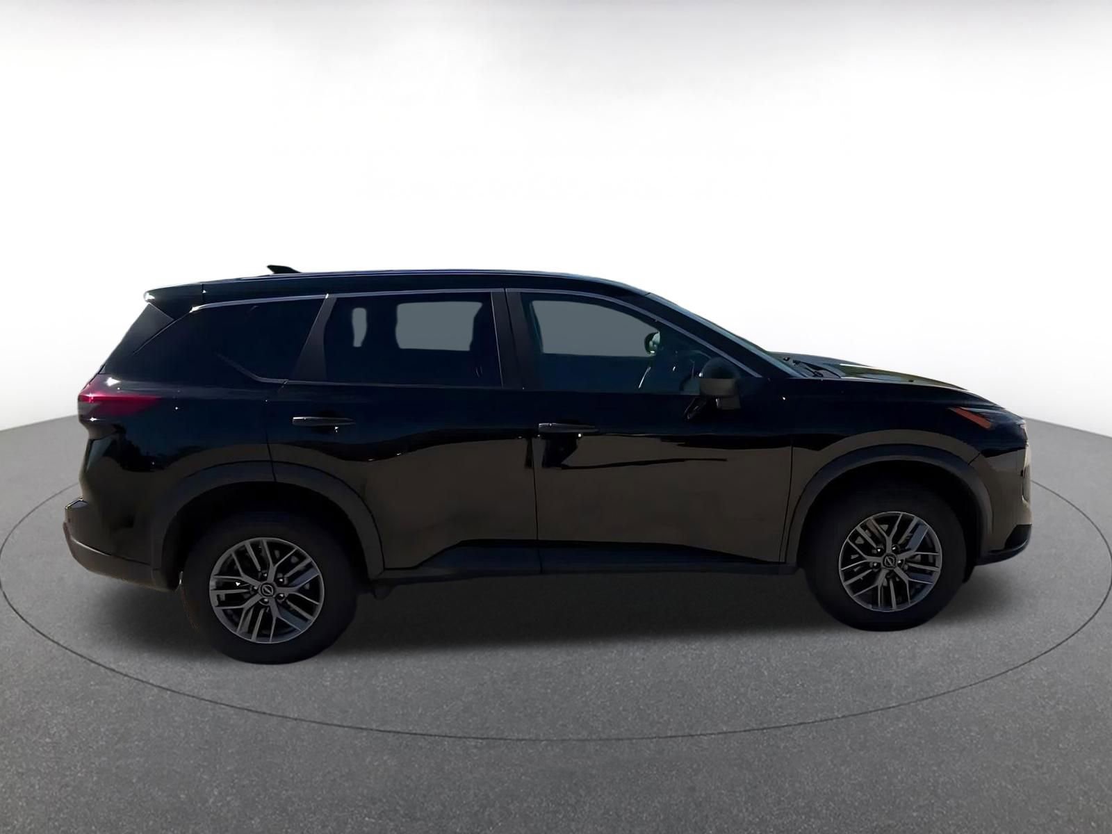 Used 2024 Nissan Rogue S AWD/4WD image 16