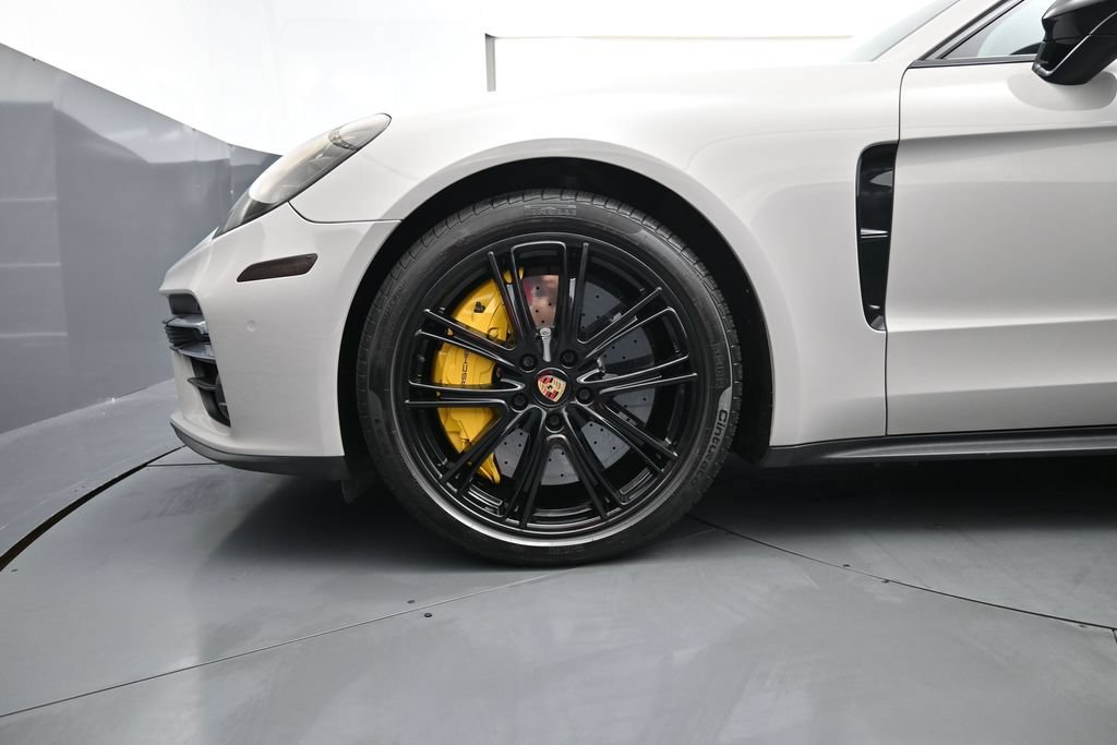 Certified 2022 Porsche Panamera Turbo S w/ Assistance Package AWD/4WD image 4