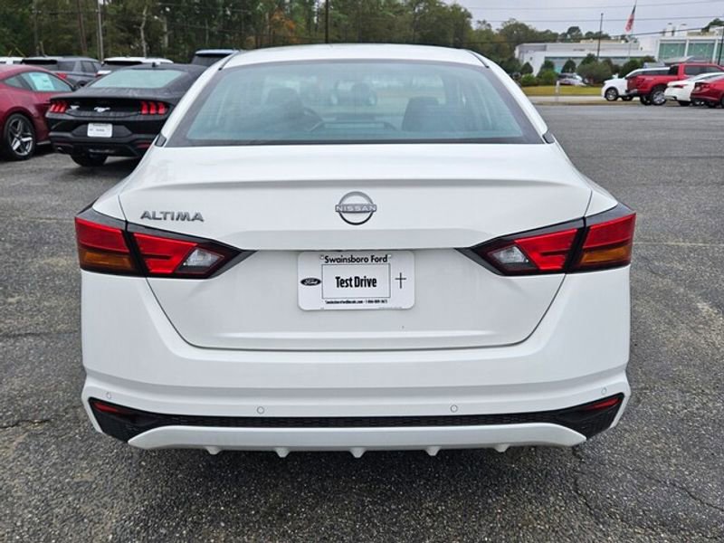Used 2024 Nissan Altima 2.5 S image 11