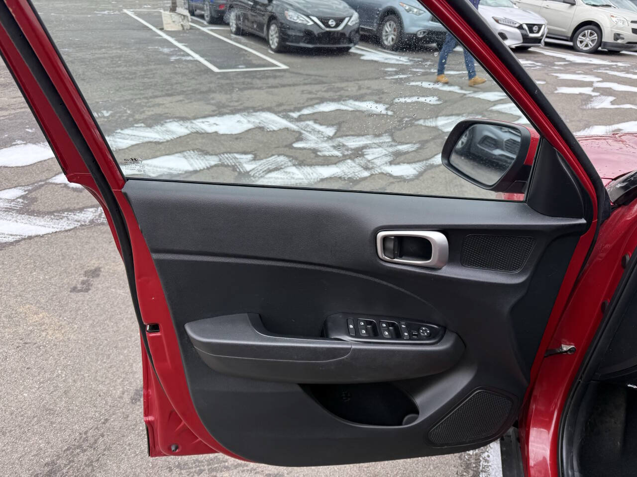 Used 2021 Hyundai Venue SEL image 13