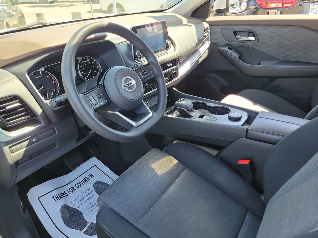 Used 2021 Nissan Rogue SV AWD/4WD image 16