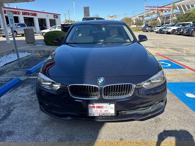 Used 2016 BMW 320i Sedan RWD image 2