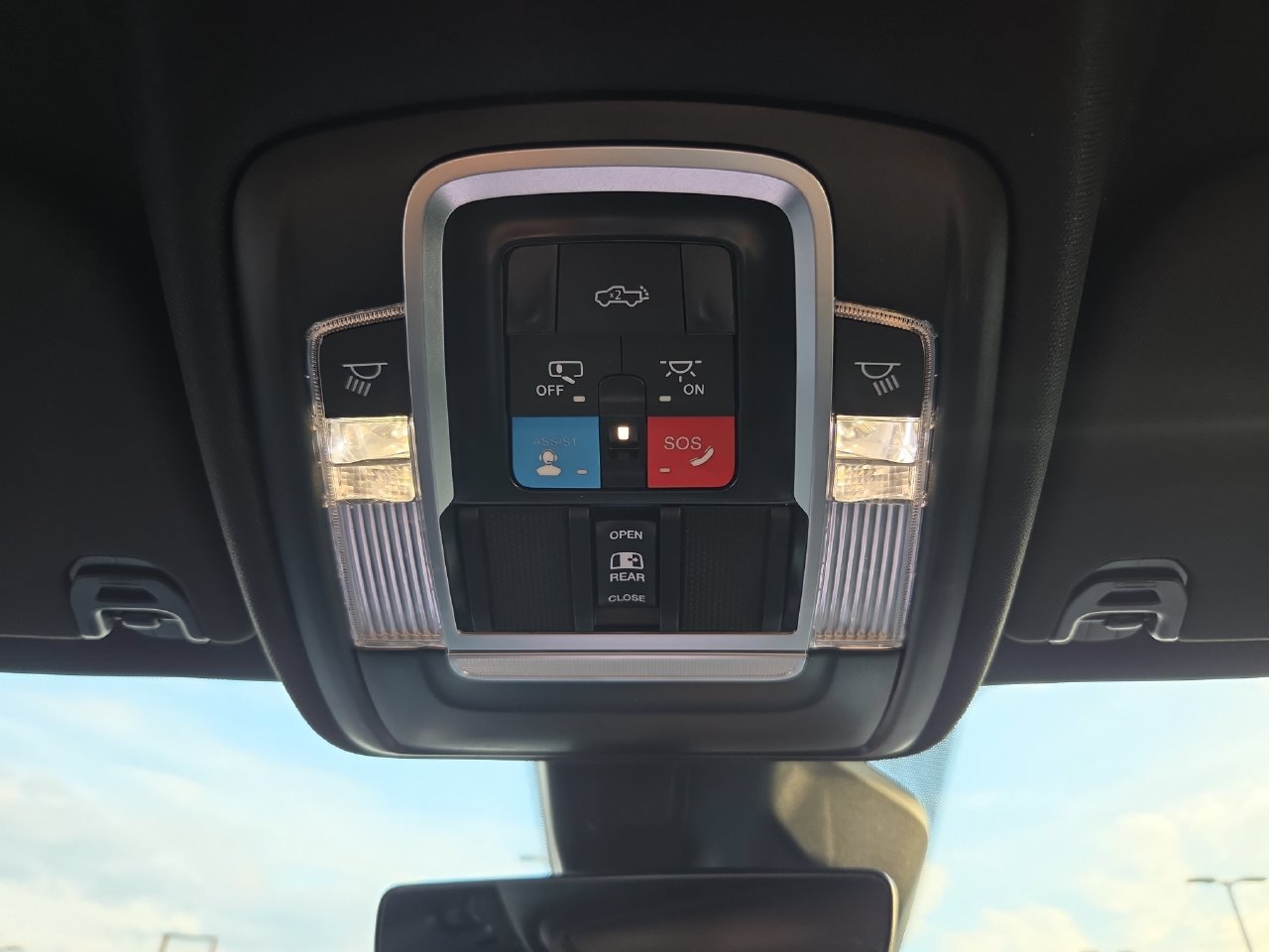 New 2027 RAM 1500 4x4 Crew Cab image 9