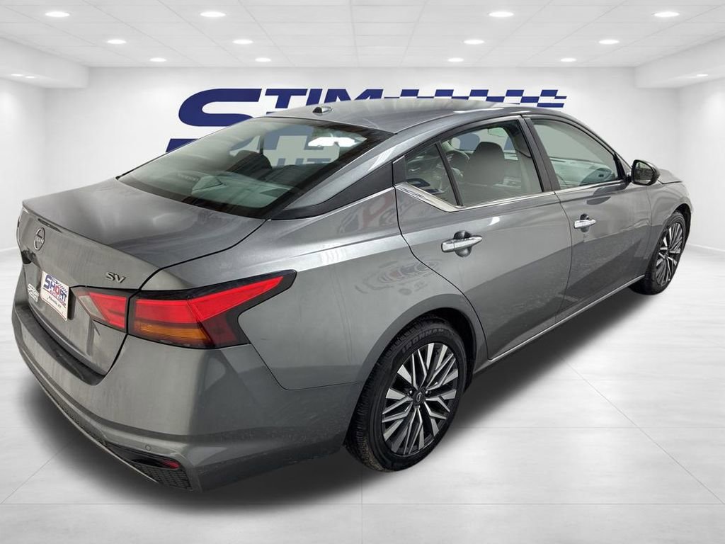 Used 2024 Nissan Altima 2.5 SV image 4