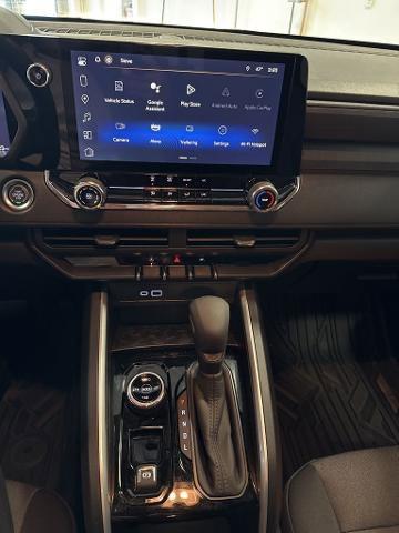 Used 2024 Chevrolet Colorado Trail Boss w/ Technology Package AWD/4WD image 13