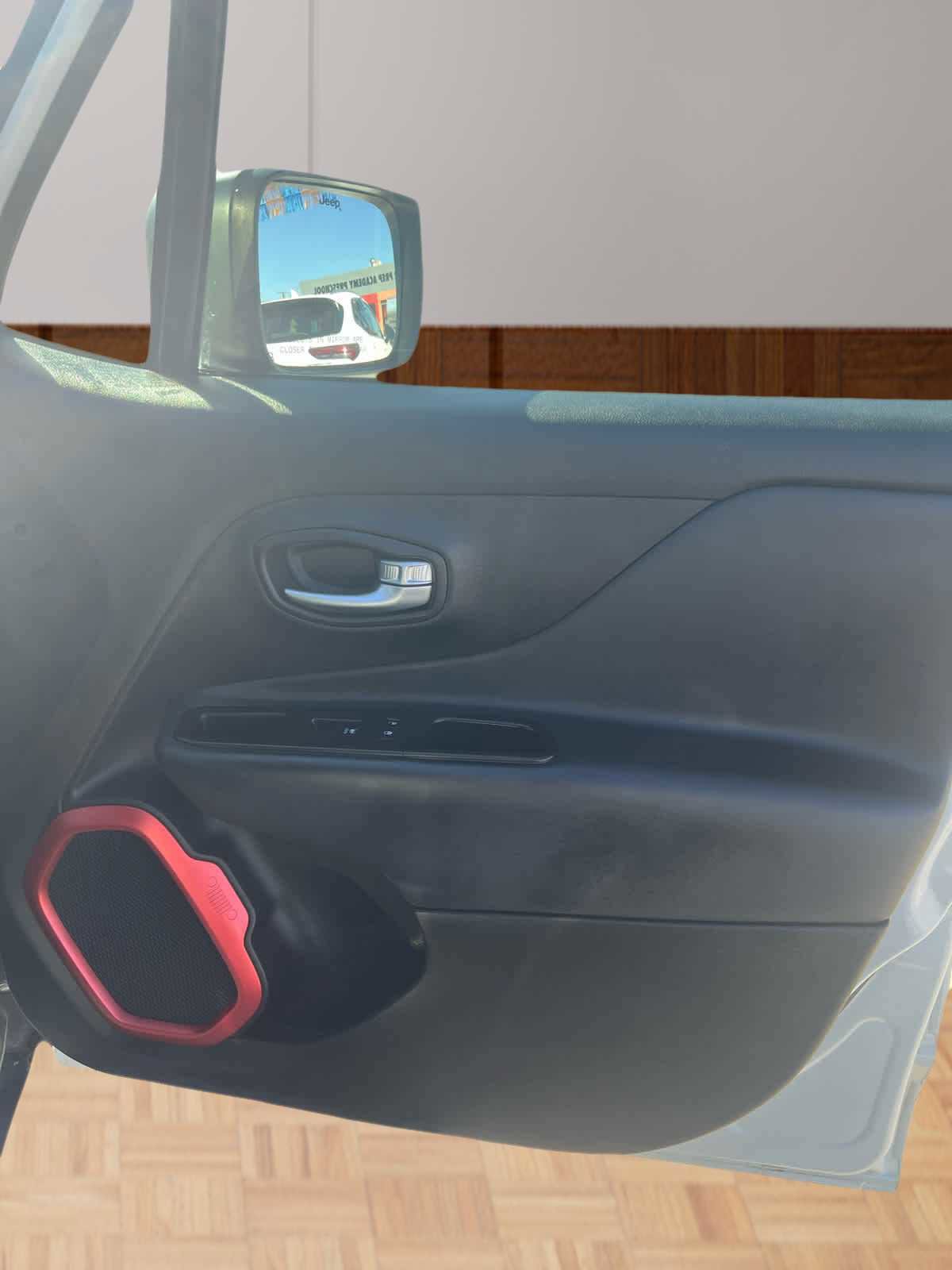 Used 2018 Jeep Renegade Trailhawk w/ UConnect 8.4 Nav Group image 14