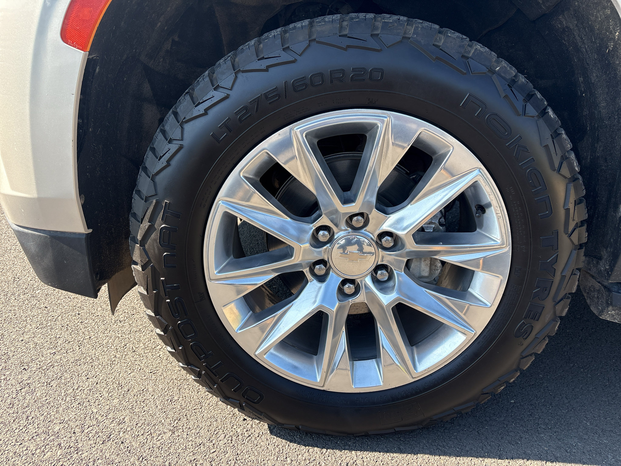 Used 2023 Chevrolet Tahoe Premier AWD/4WD image 9