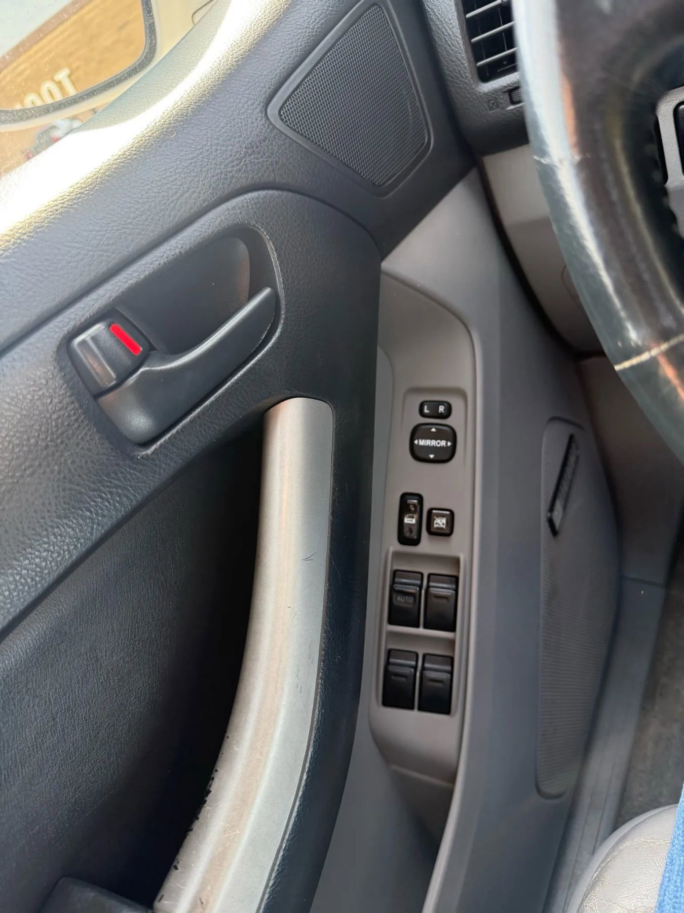 Used 2004 Toyota 4Runner Limited image 27