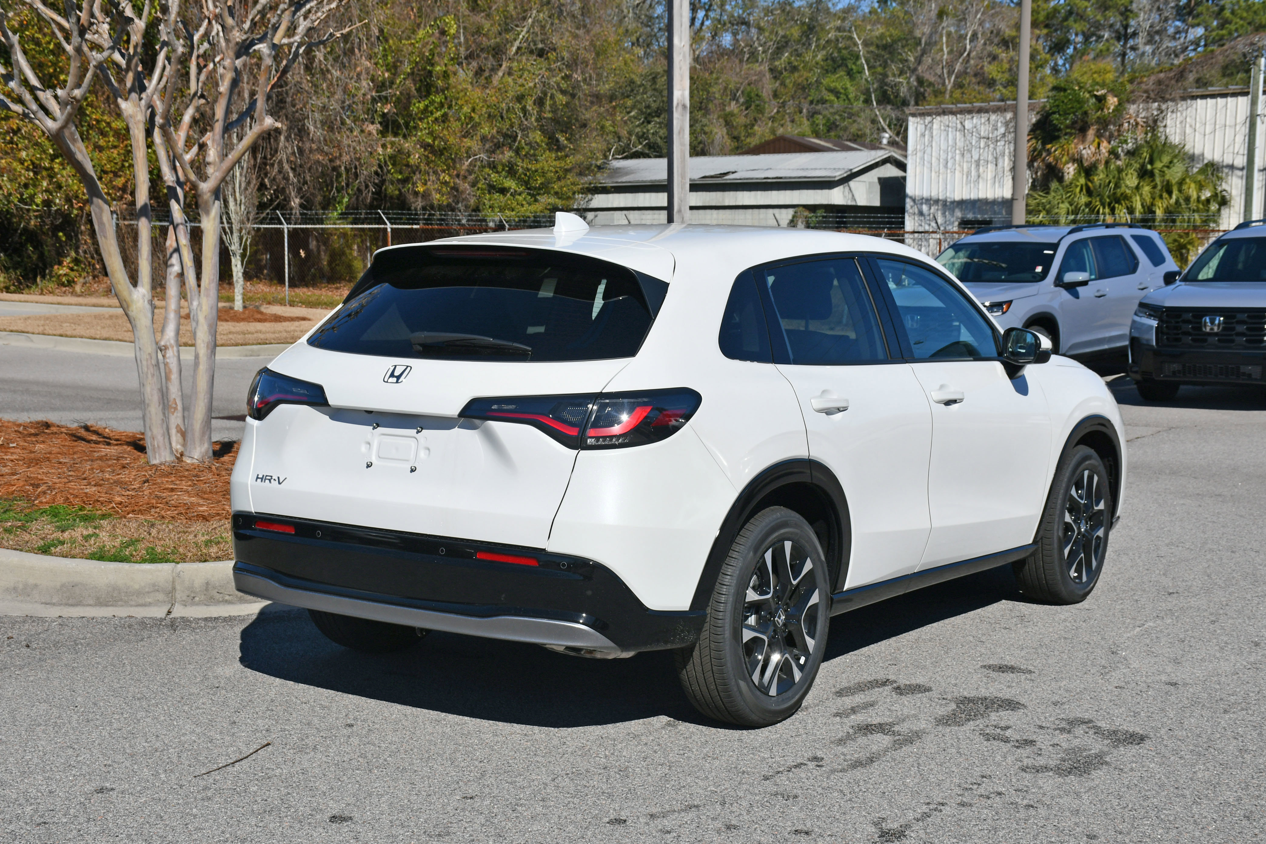 New 2026 Honda HR-V EX-L image 2