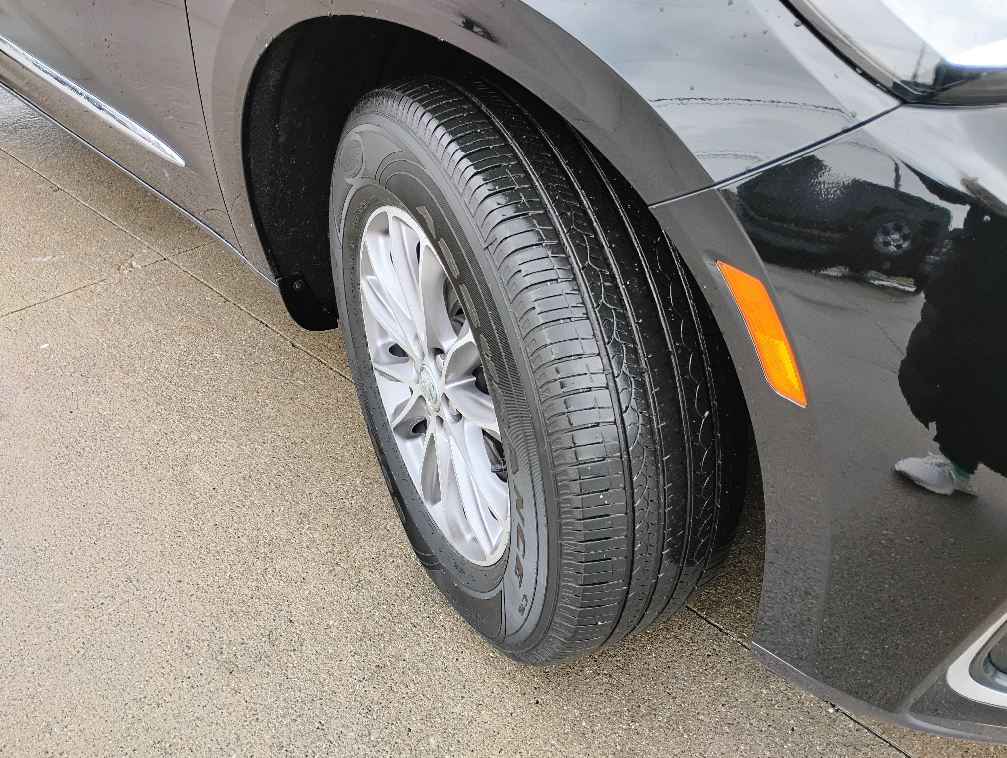 Used 2024 Buick Enclave Essence w/ Trailering Package, 5000 lbs. image 28