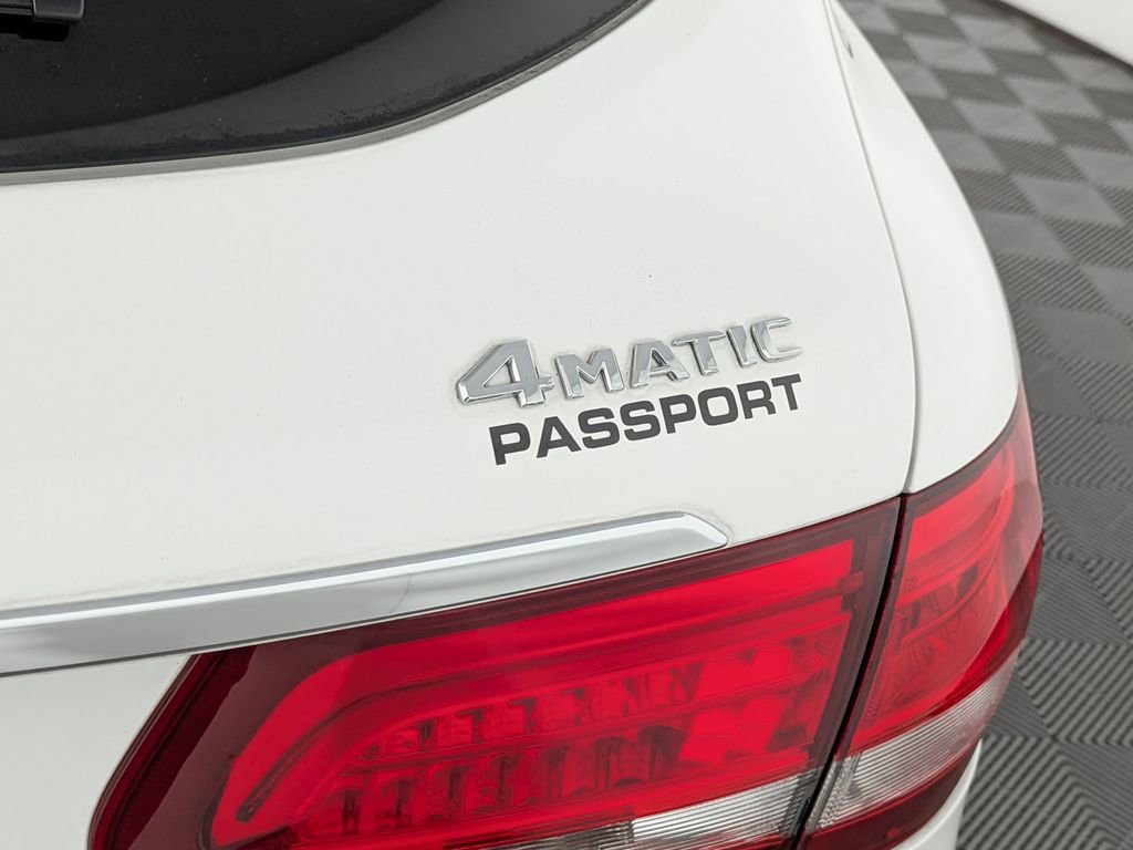 Used 2019 Mercedes-Benz GLC 300 4MATIC image 11