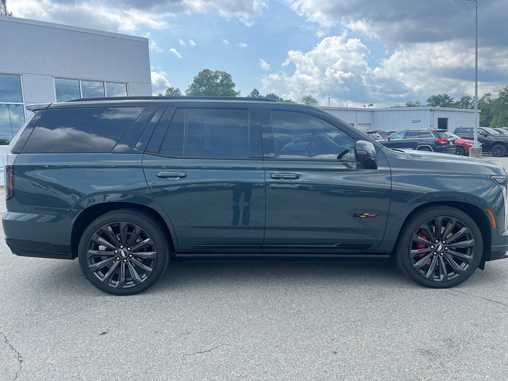 Used 2025 Cadillac Escalade V AWD/4WD image 4