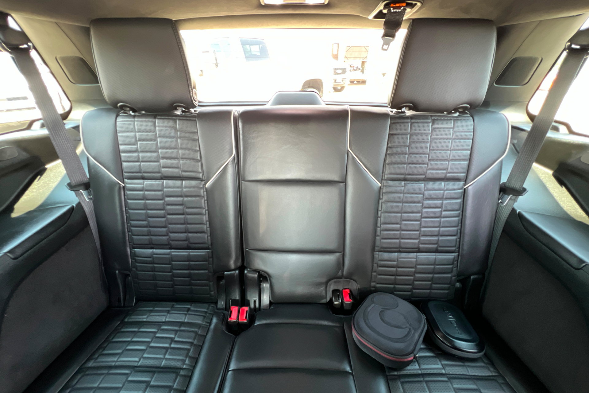 Used 2024 Cadillac Escalade Sport Platinum w/ LPO, ONYX Package AWD/4WD image 24