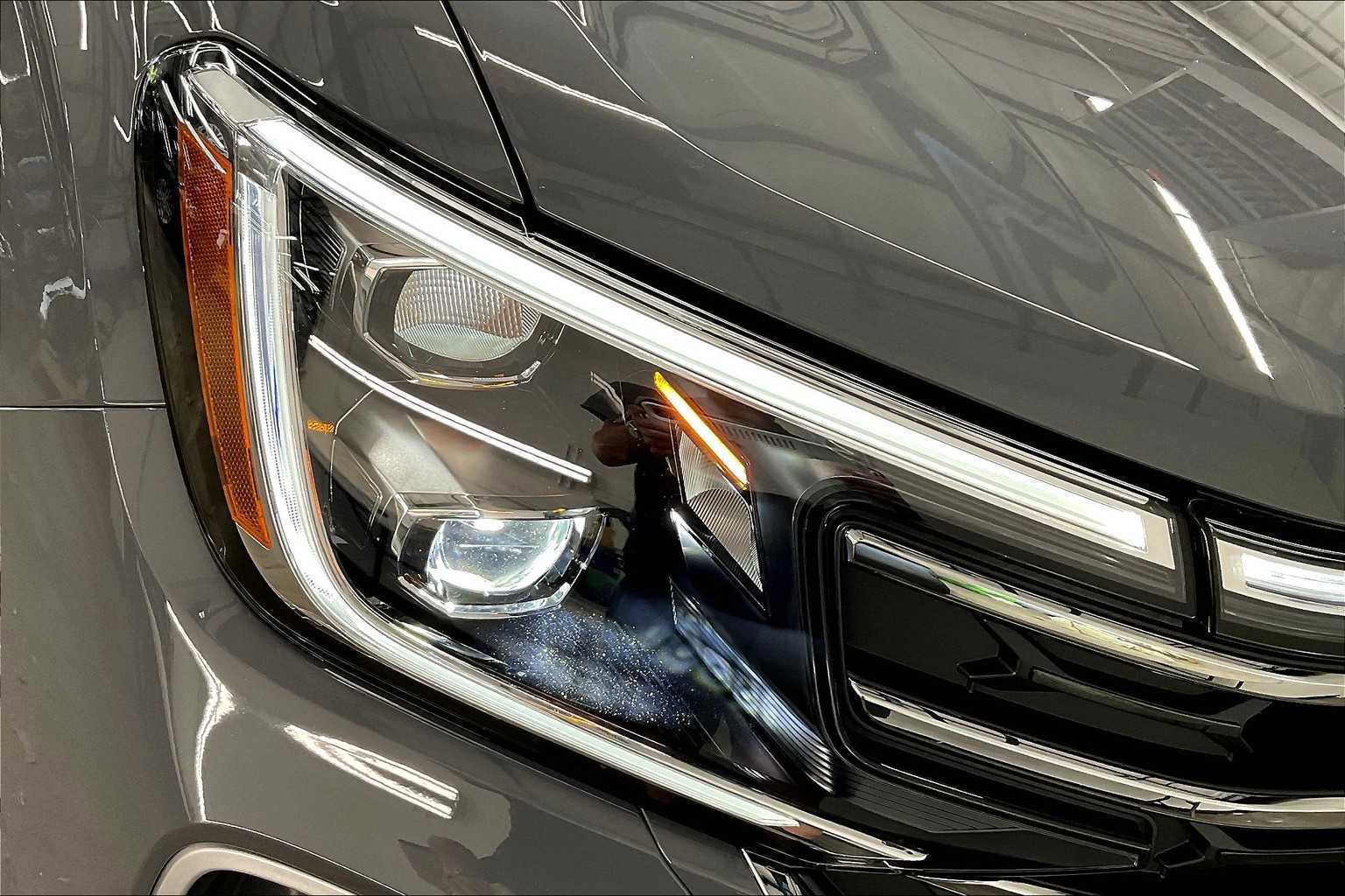 New 2025 Volkswagen Atlas SE image 31