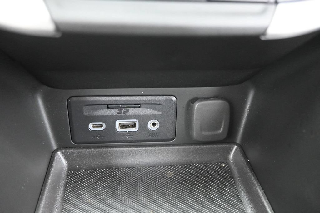 Used 2024 GMC Terrain SLT w/ Infotainment Package II FWD image 32