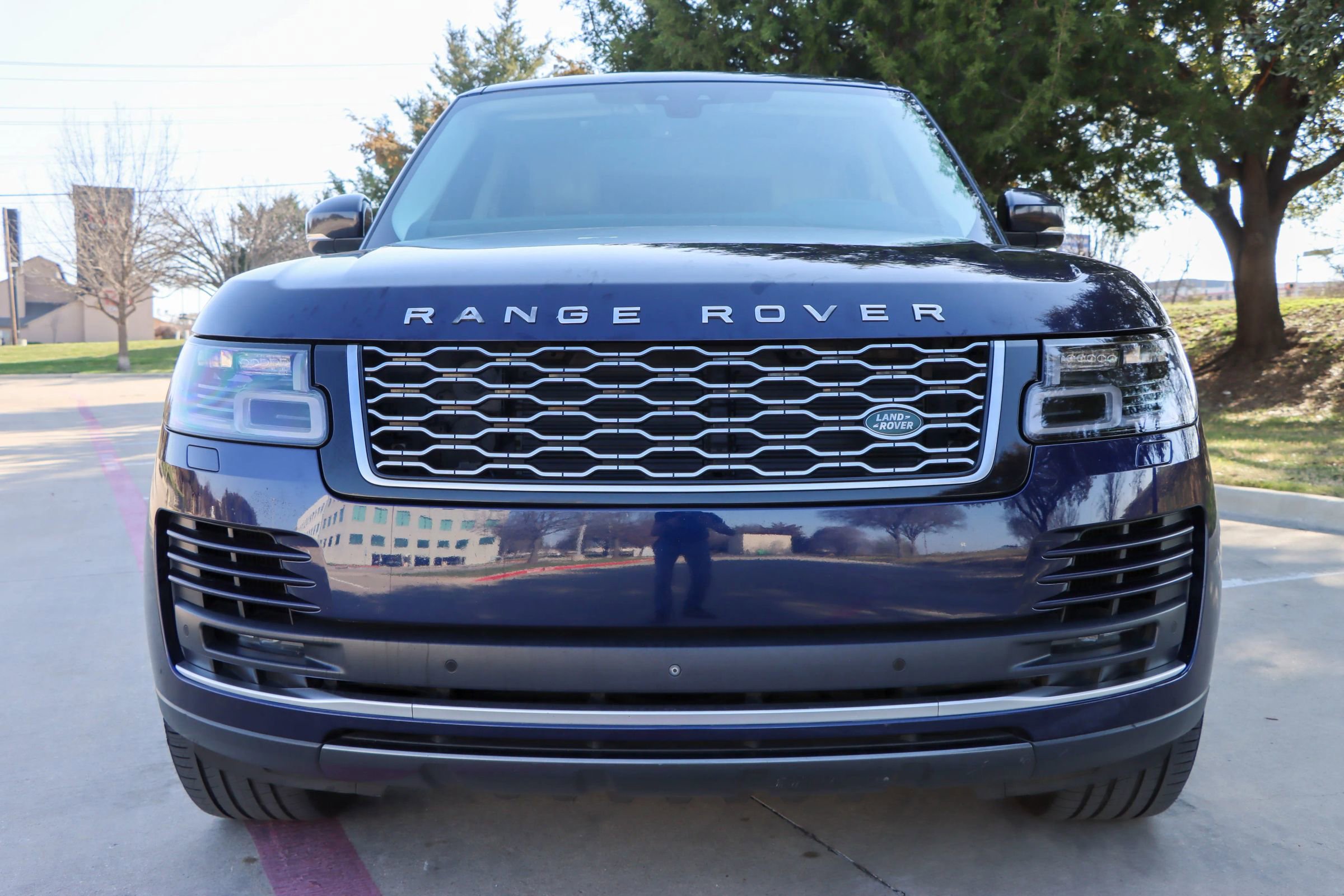 Used 2019 Land Rover Range Rover Supercharged AWD/4WD image 2
