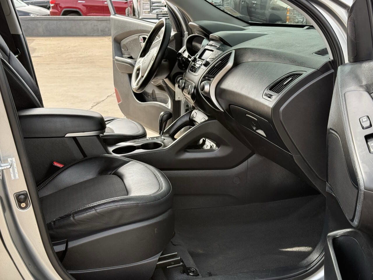 Used 2013 Hyundai Tucson GLS image 11