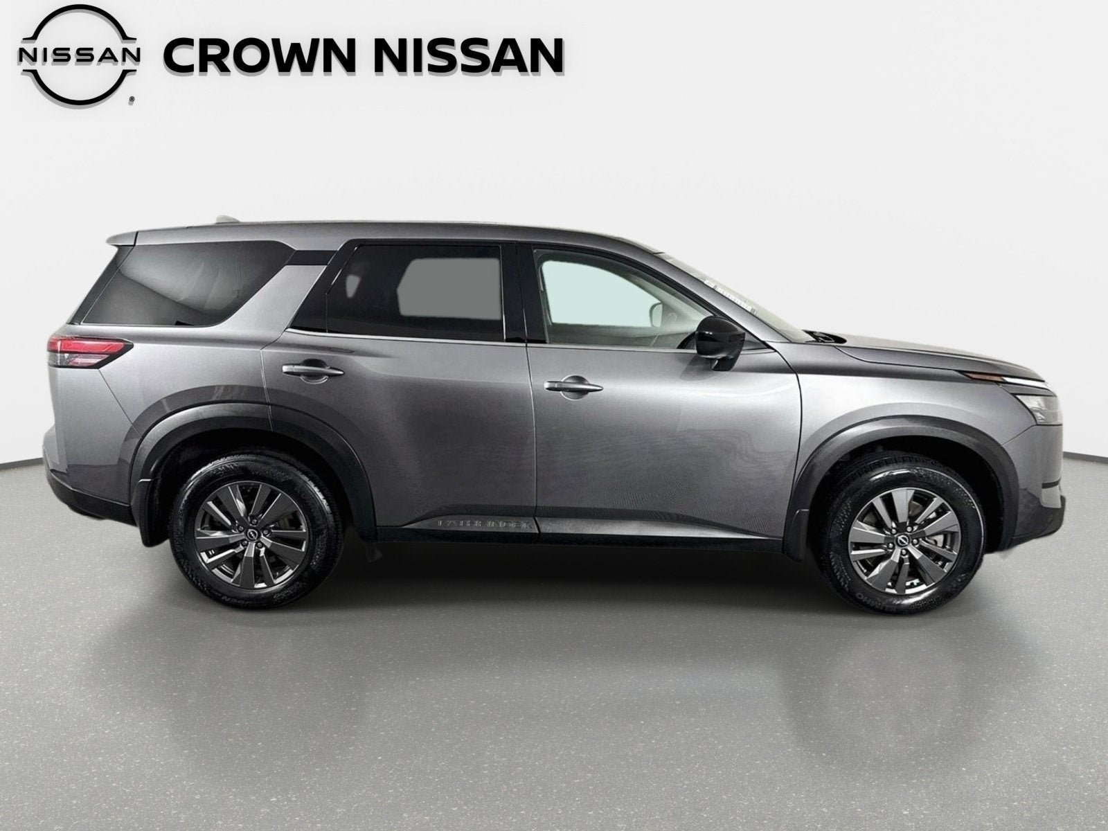 Certified 2024 Nissan Pathfinder S w/ Cargo Package FWD image 4