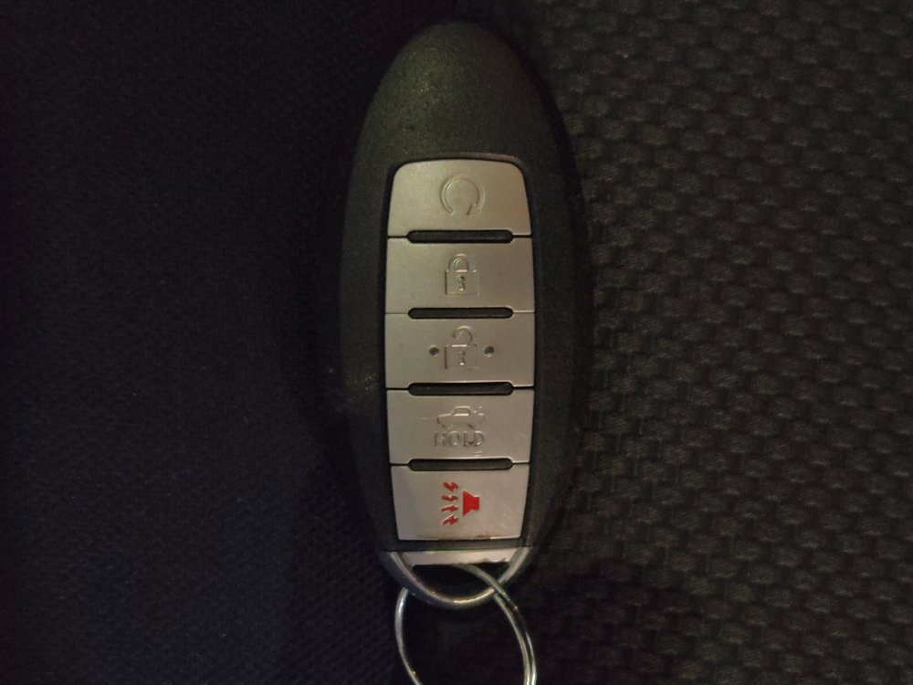 Used 2020 Nissan Pathfinder S image 32