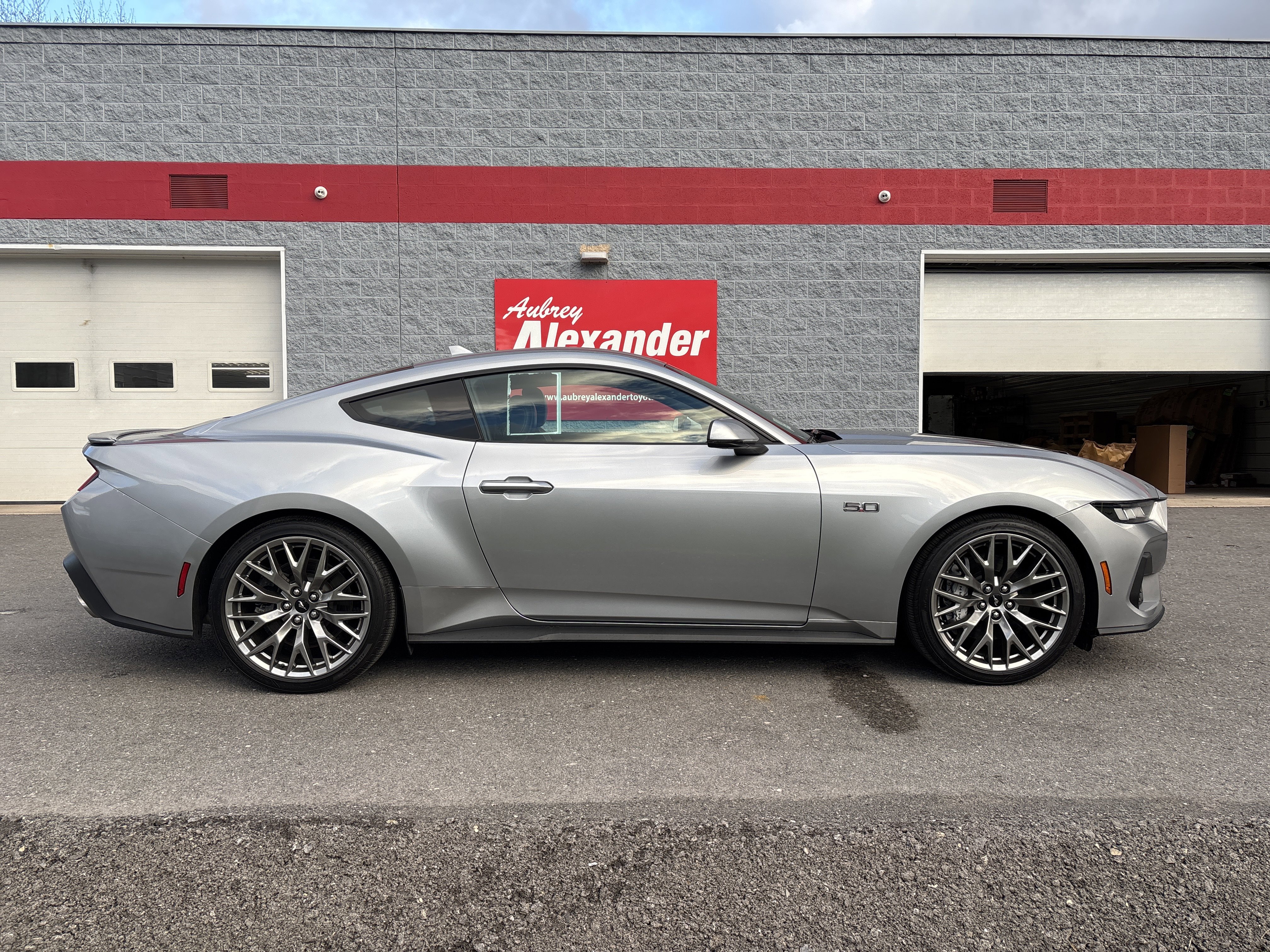 Used 2024 Ford Mustang GT Premium RWD image 2