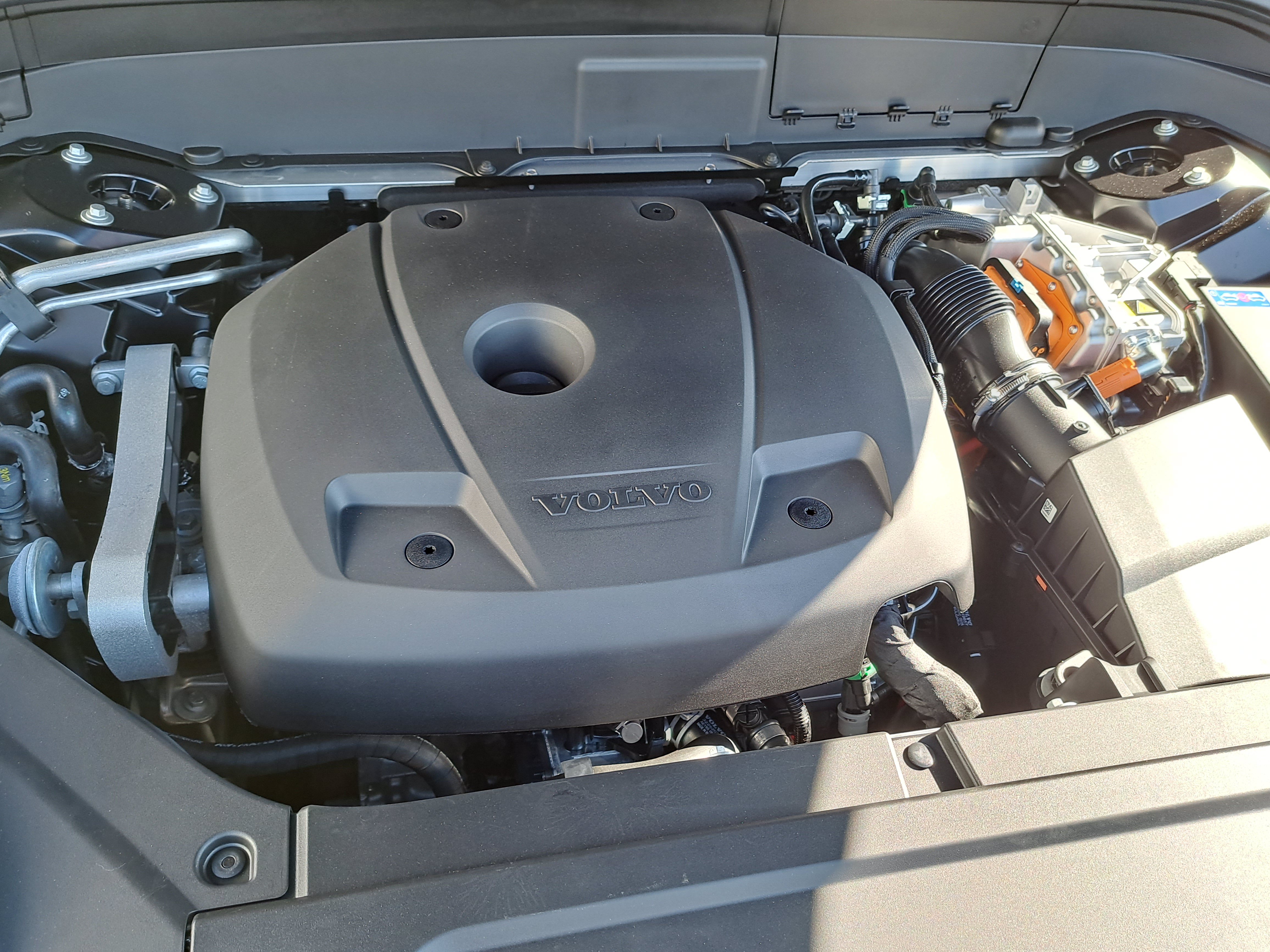 New 2026 Volvo XC90 T8 Plus AWD/4WD image 9